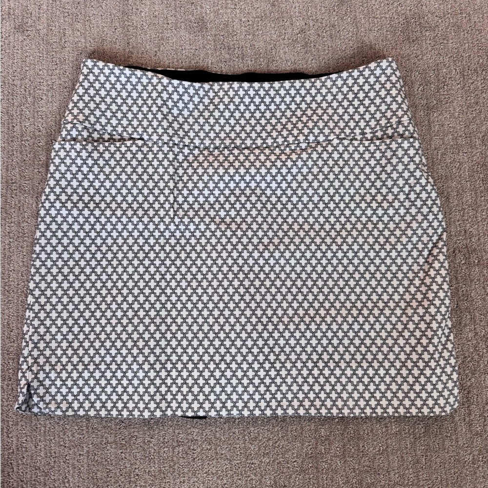 Stylish Black & White Patterned Skort